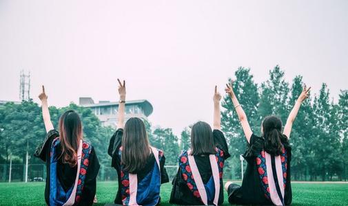 毕业彩虹屁文案